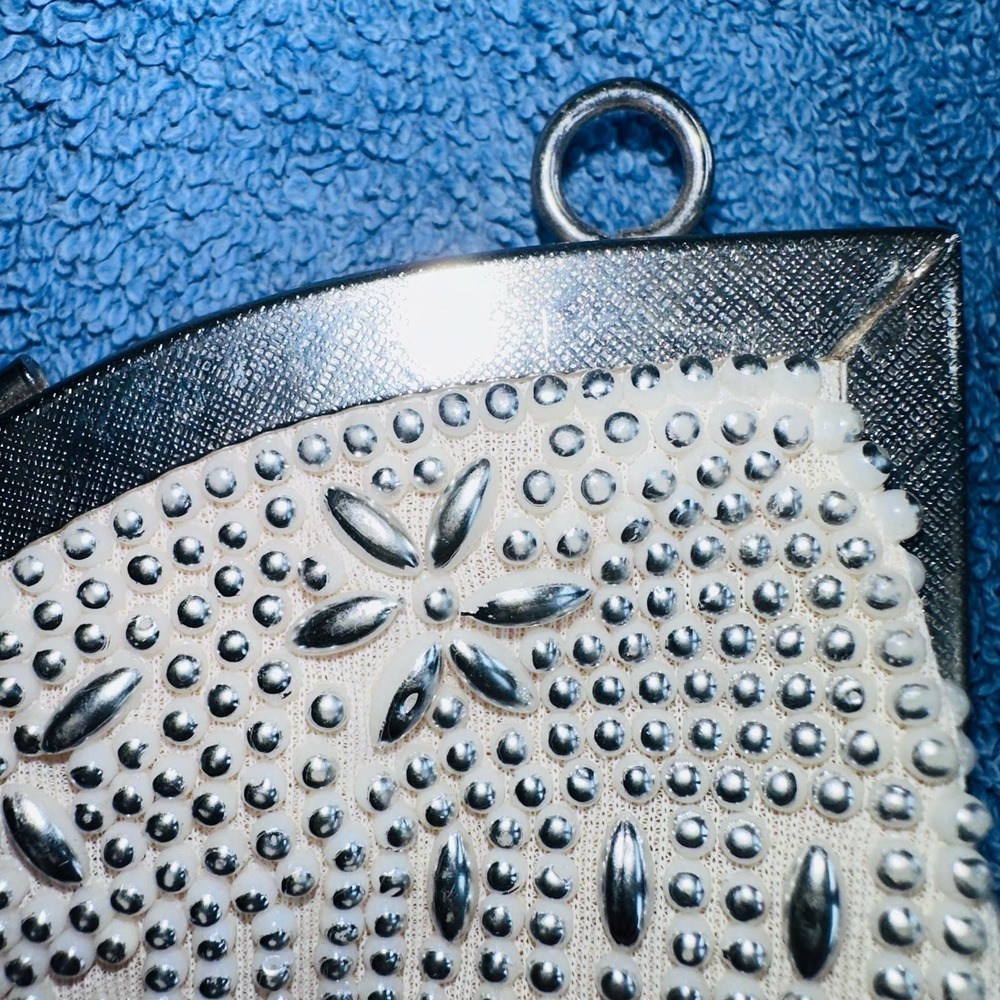 Vintage Silver Tone Beaded Clutch Evening Metal Clasp Purse No Strap - Picture 4 of 8